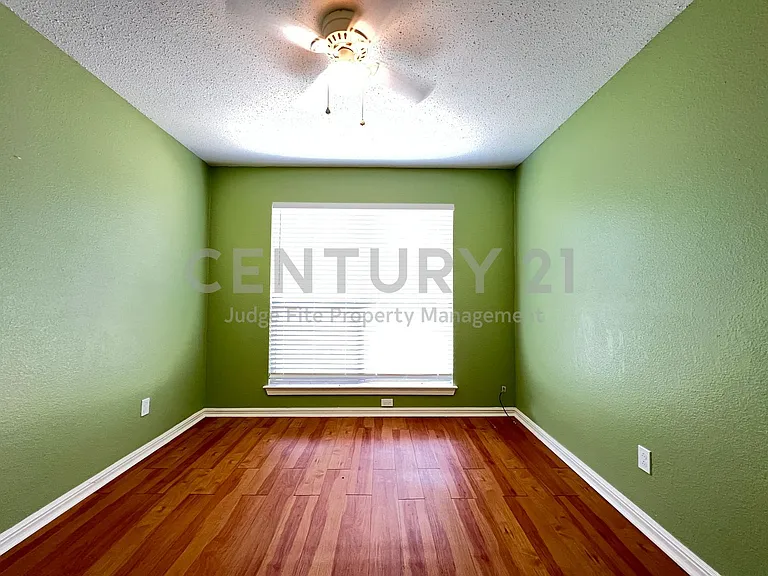 631 Stagecoach Dr — Photo 16