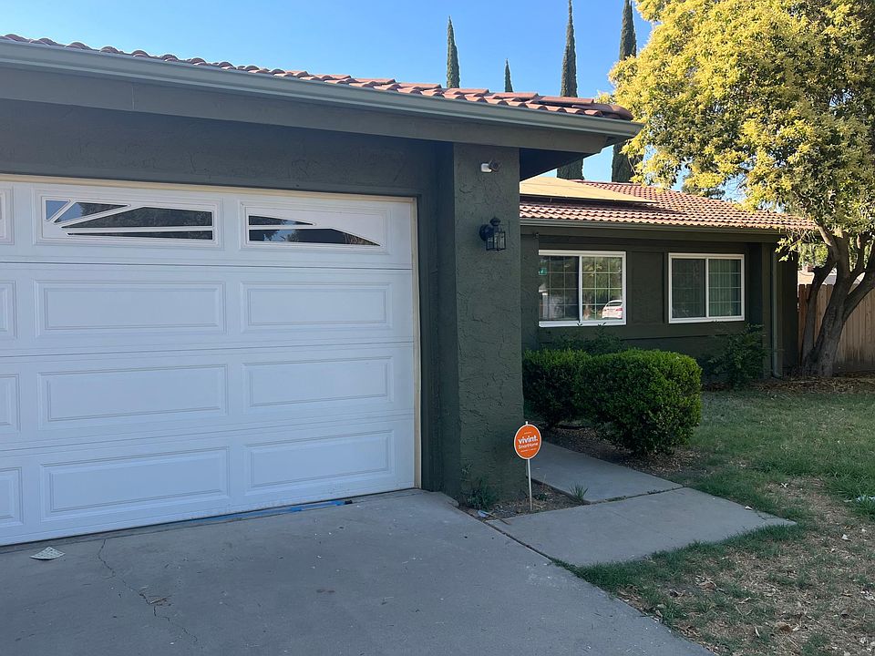 1st image of 2820 E Vine Ave