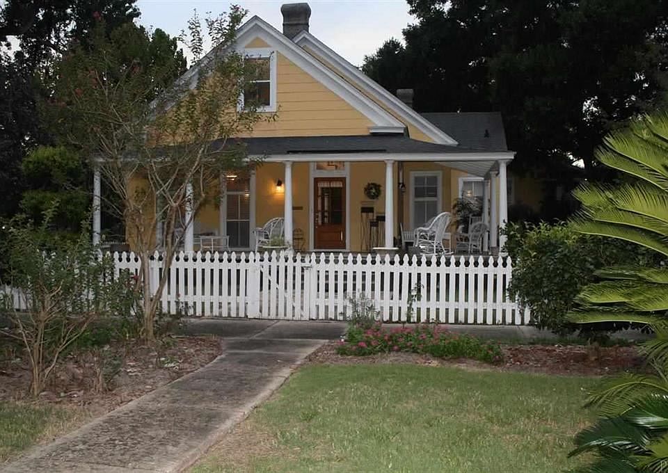1st image of 1800 E Gadsden St