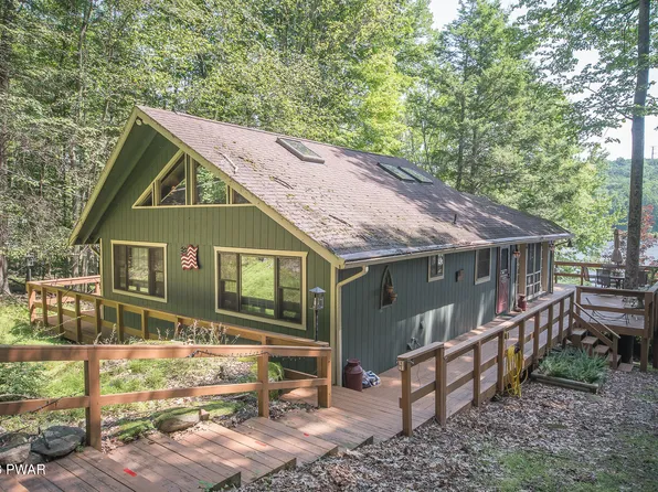 48 Sheridan Rd, Hawley, PA 18428
