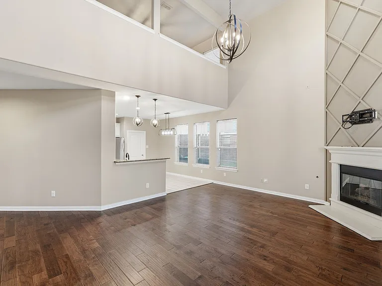 2208 Gregory Creek Dr — Photo 3