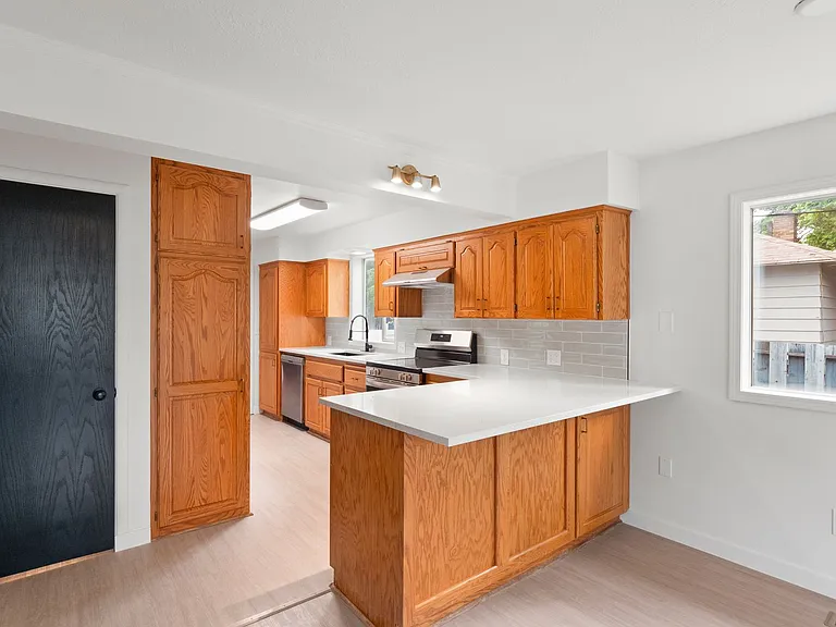 2521 W Sanson Ave — Photo 15