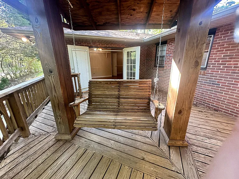 105 Bigham Rd — Photo 2