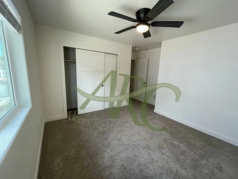 968-970 S Coral Pl — Photo 15