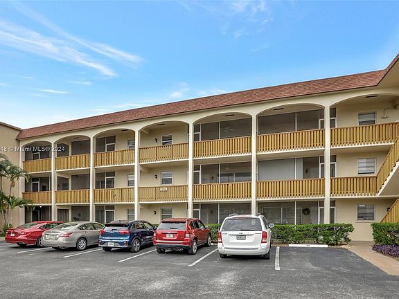 2nd image of 601 Pine Dr APT 306