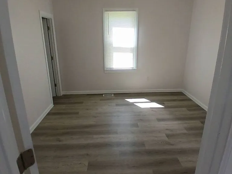 6015 Hosmer Ave — Photo 22