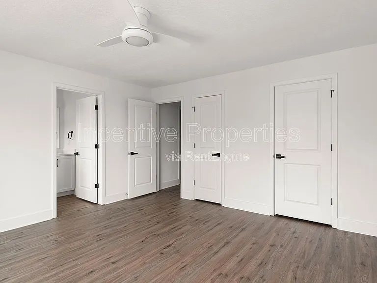 566 S Grandview Ave — Photo 12
