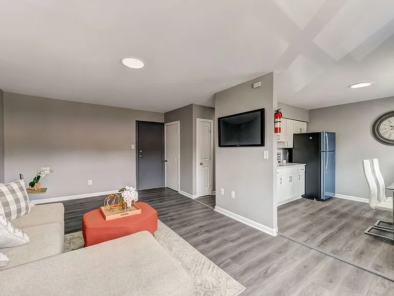 Lavana Falls Apartments — Photo 14