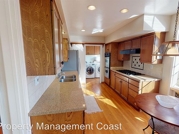 5th image of 637 Sandpiper Dr