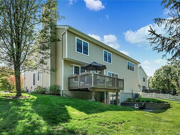 5th image of 90 Valimar Ct