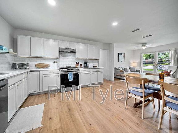 5th image of 722 S Palmer Ave
