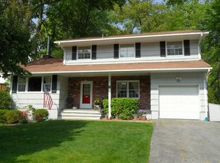 60 Devonshire Rd, New Rochelle, NY 10804