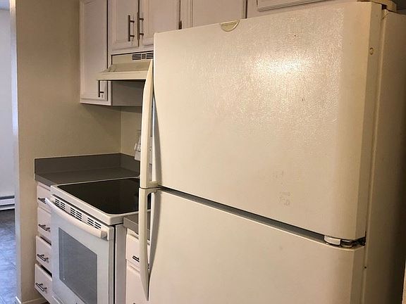 4th image of 306 Stanford Dr APT A