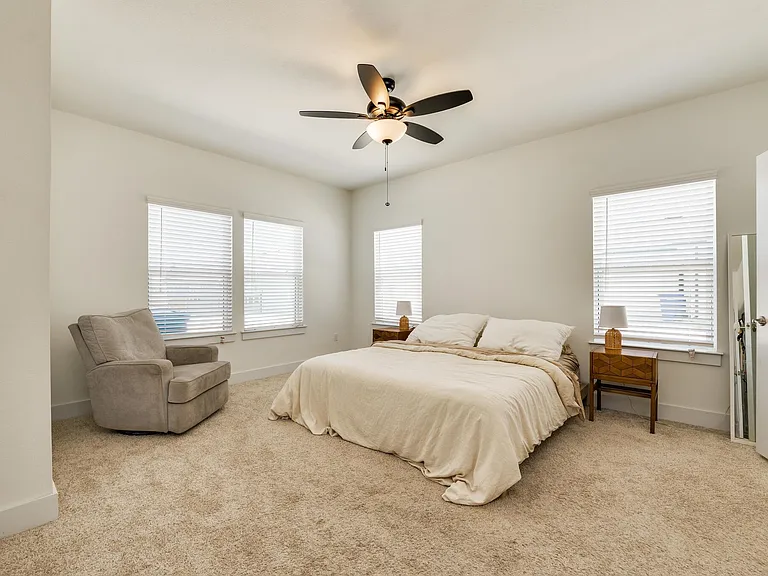8801 Looksee Ln — Photo 11
