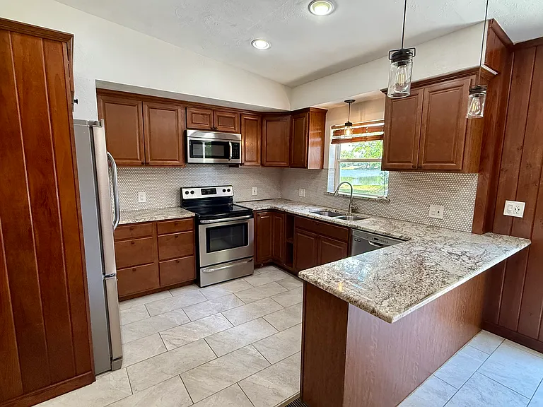 2819 Rogan Rd — Photo 16