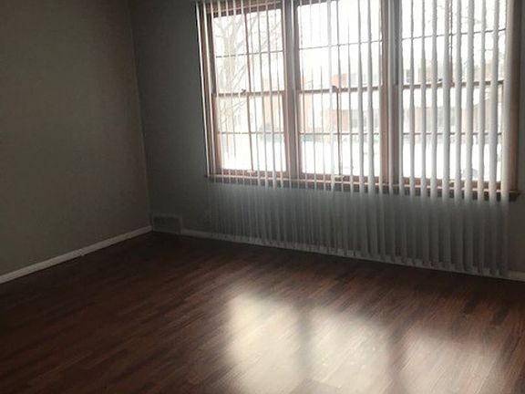 2nd image of 622 Broadmoor Dr APT C