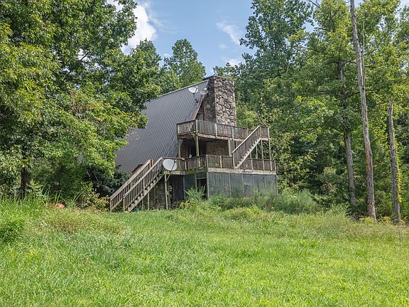 3rd image of 156 Tracy Rd