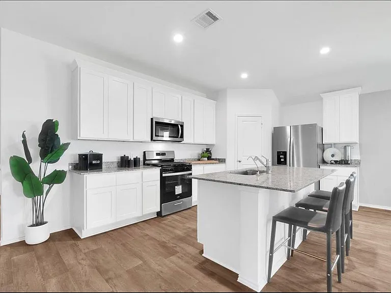 4214 Freya Pointe Dr — Photo 4