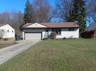 5558 Red Apple Dr, Youngstown, OH
