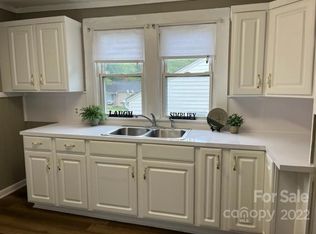215 W G St, Newton, NC 28658