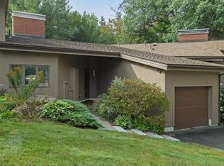 2 Berrill Farms Ln, Hanover, NH 03755