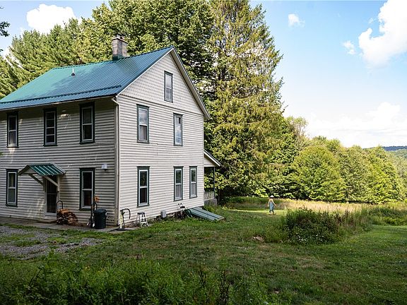 2nd image of 3471 Hathaway Pond Rd