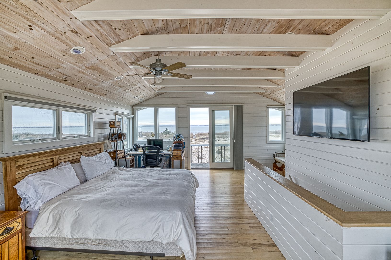  Main  Bedroom on 2nd Level by Itself Runs from Bay to Ocean Side . Romantic Sunsets.