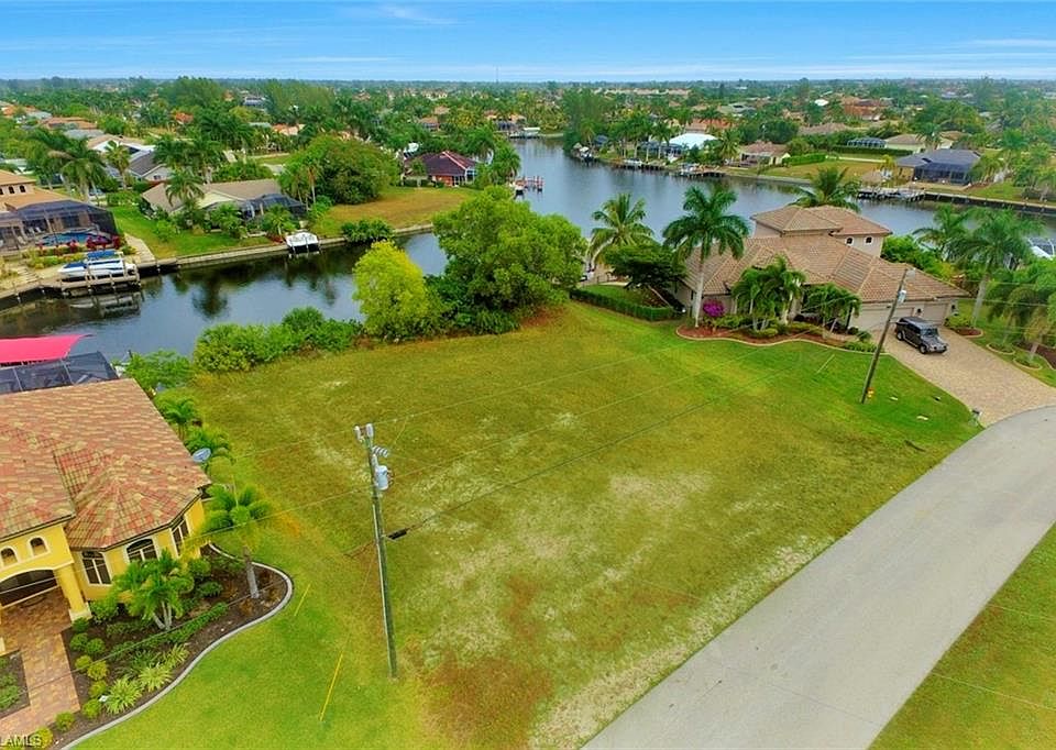 1st image of 2029 SW 52nd St