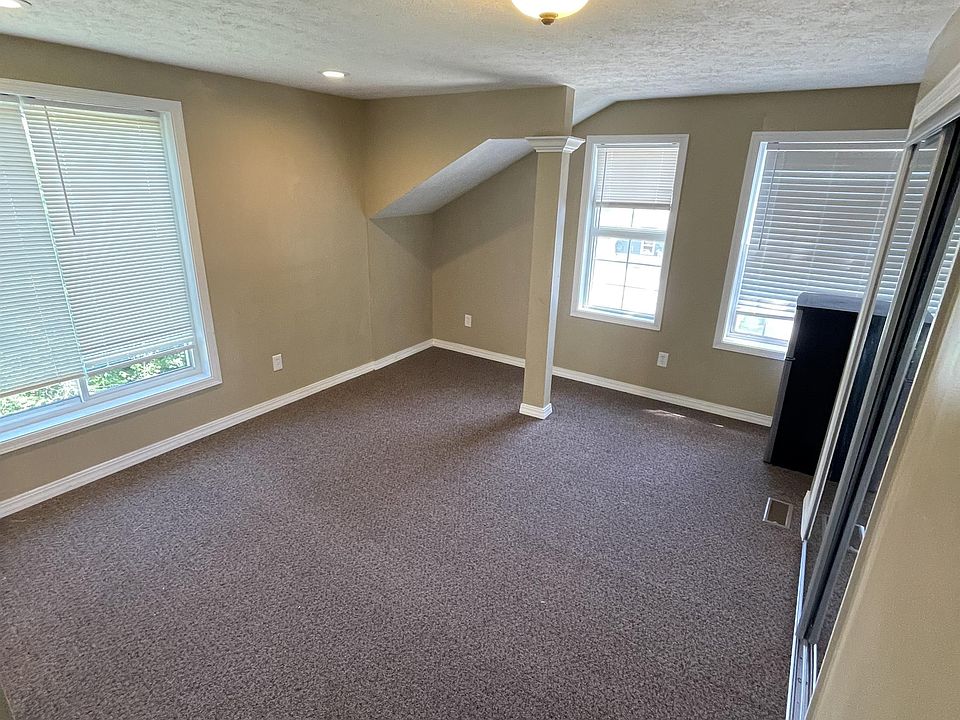 1st image of 337 W 32nd St #8