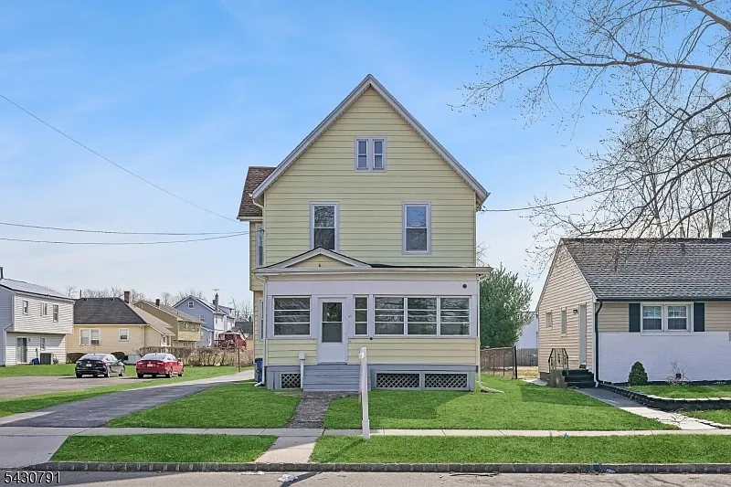 2 bed, 1.0 bath, $2,650 — Photo 3