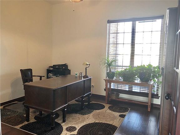 4th image of 3108 Venice Ct