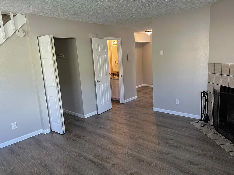 2426 Split Rock Dr — Photo 6