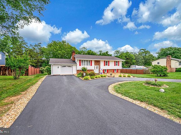 2nd image of 806 Edwards Dr