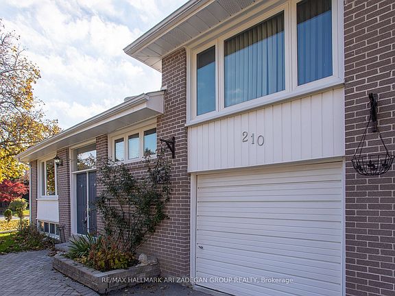 3rd image of 210 Harrygan Cres