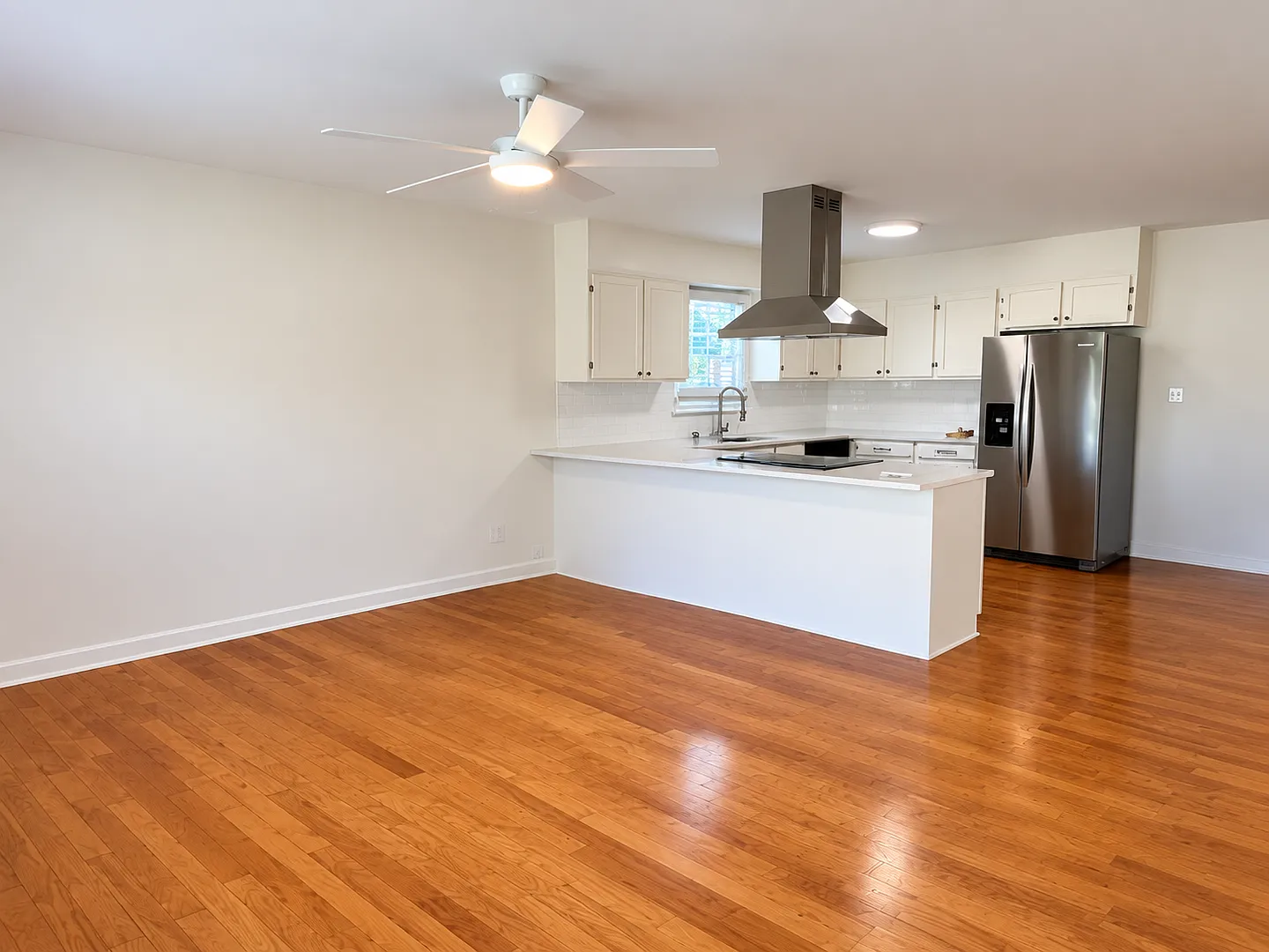 Charming 2 Bed Brick Home with Updated Kitchen, Hardwood Floors & Spacious Backyard — Photo 3
