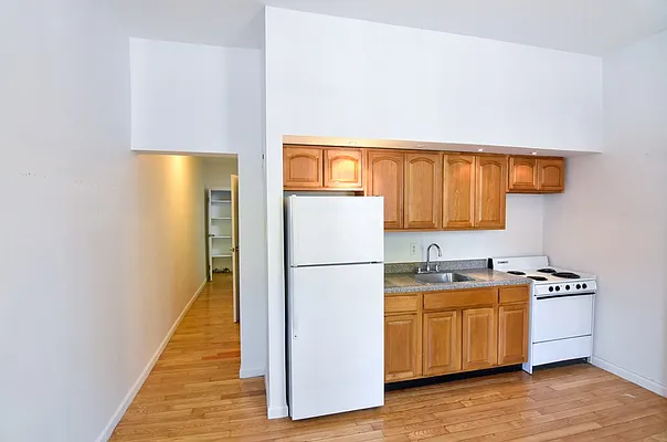 Rented by Bold New York | media 6