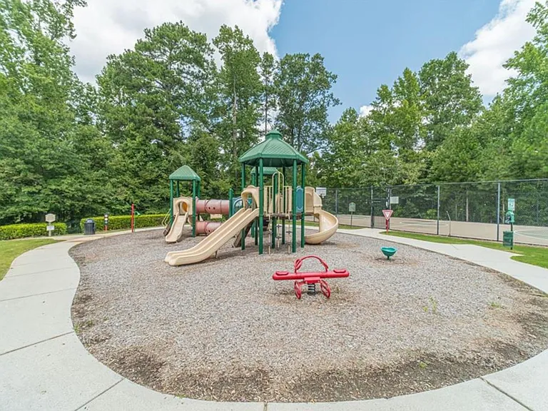 2440 Northmont Pkwy — Photo 36