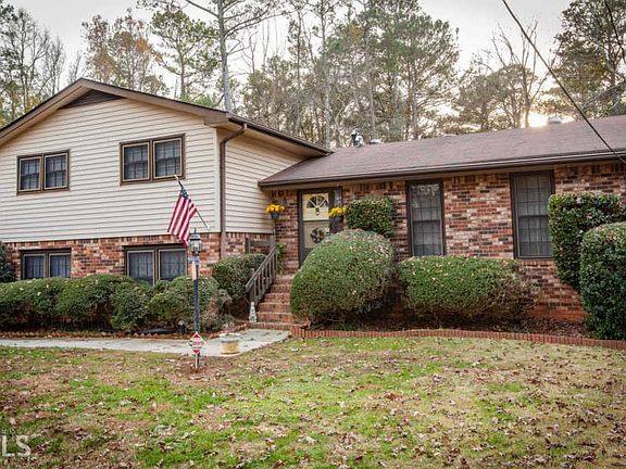 2nd image of 2762 Tony Dr