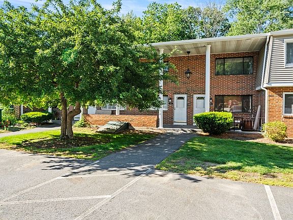 2nd image of 25 Farrwood Dr #25