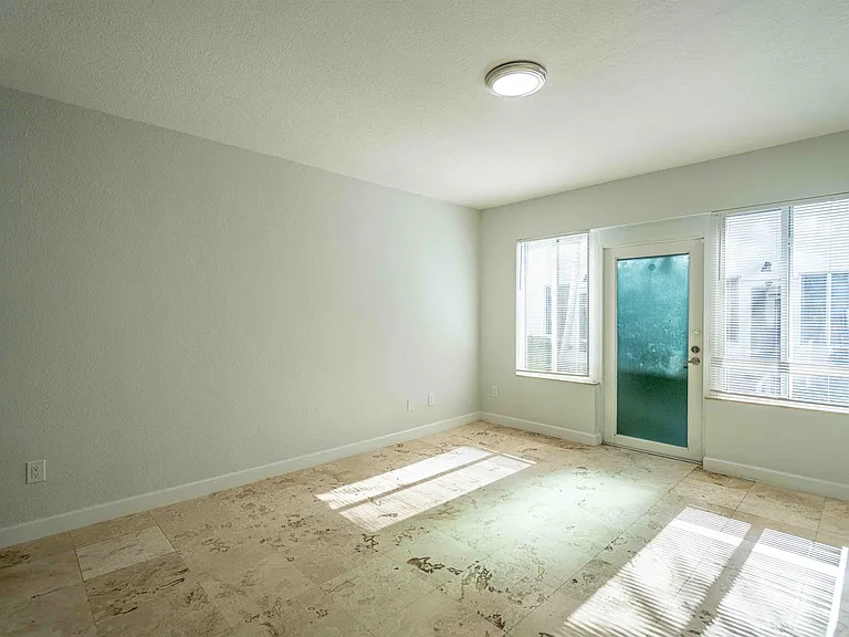2180 Bay Dr #4B — Photo 6
