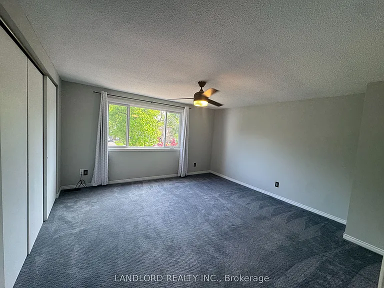 833 Laurier Ave — Photo 34