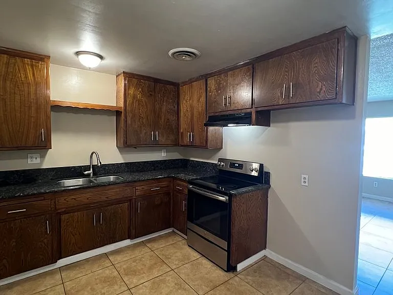 Soranno Avenue Apartments — Photo 8