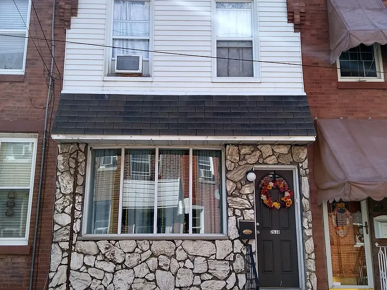 2630 E Birch St — Photo 1