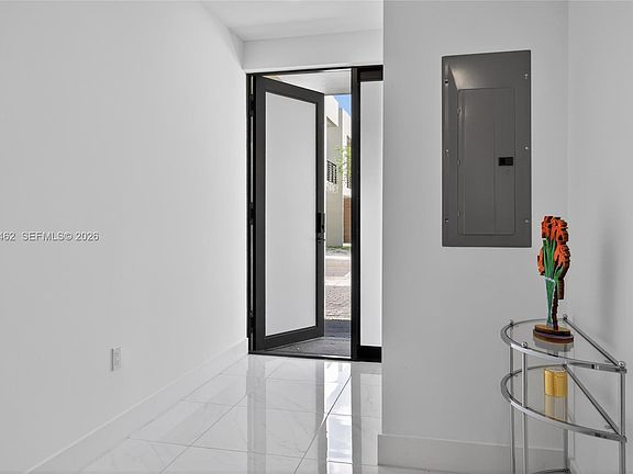 5th image of 5467 W Oak Way