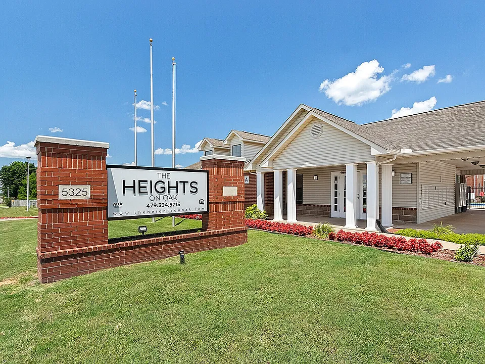 The Heights on Oak