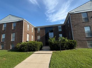 919 W Crestwood Dr, Peoria, IL 61614