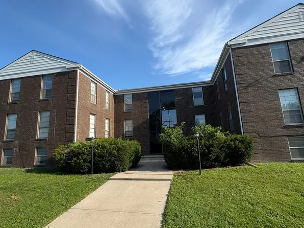 919 W Crestwood Dr