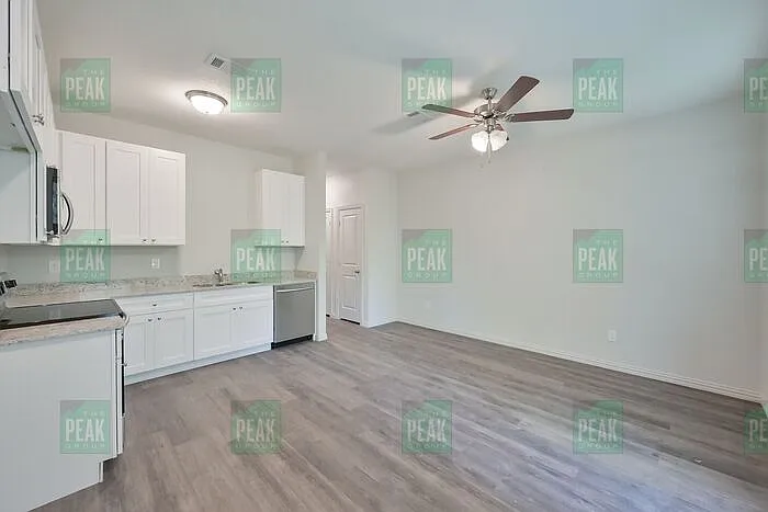 2034 Brookes St — Photo 5