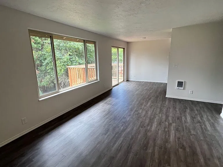 850 W 12th Ave — Photo 4