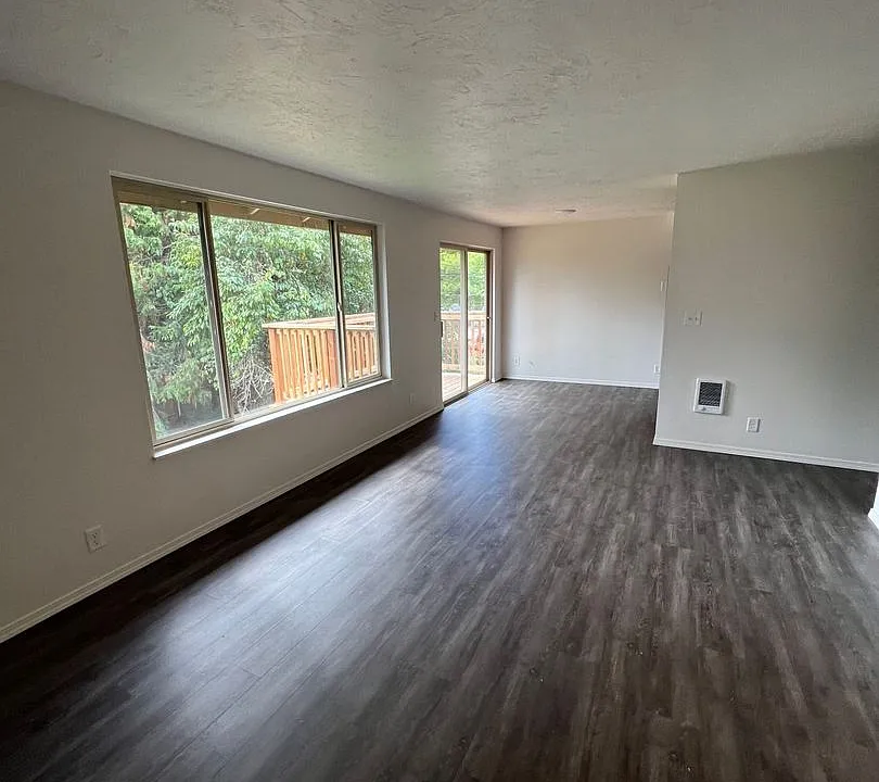 850 W 12th Ave
